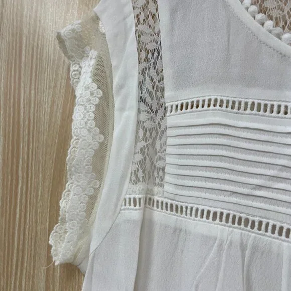 Dnaiel Rainn White Lace Blouse Size M NWT - Picture 3 of 5